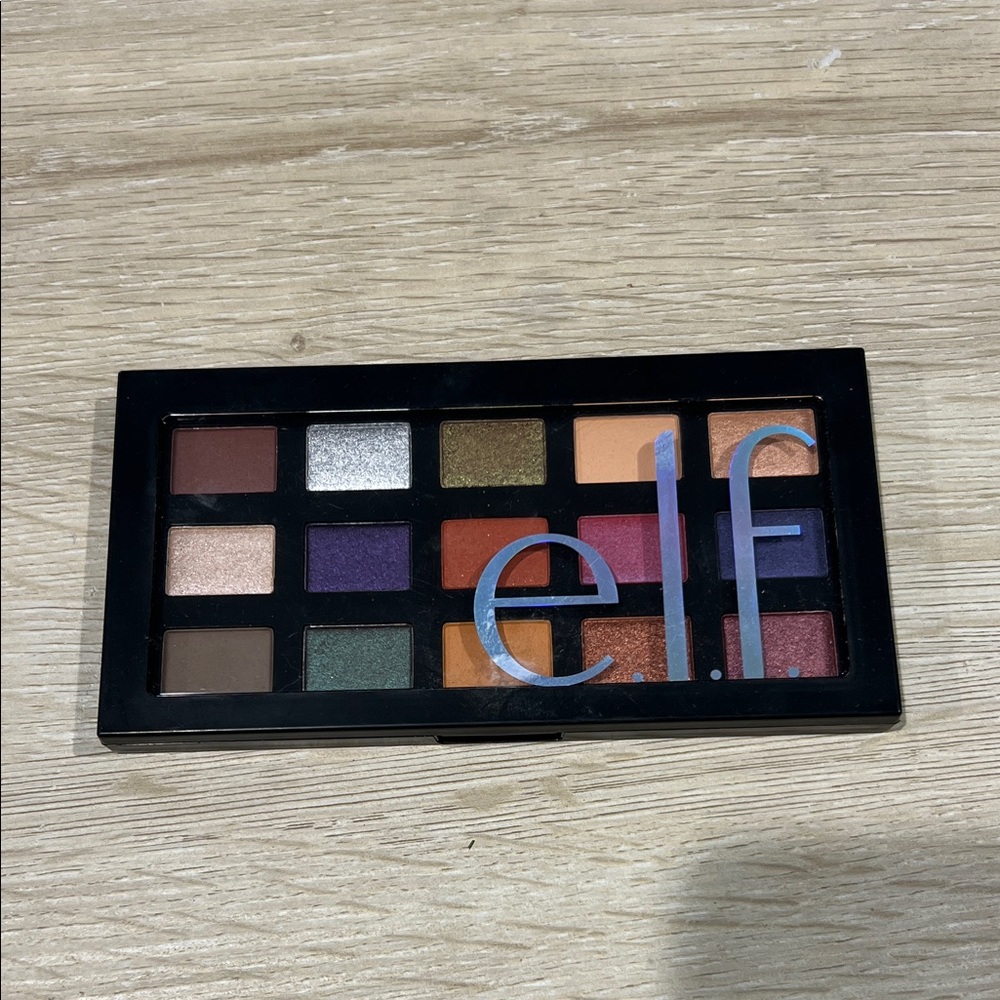 18 Color Eyeshadow Palette - Elf